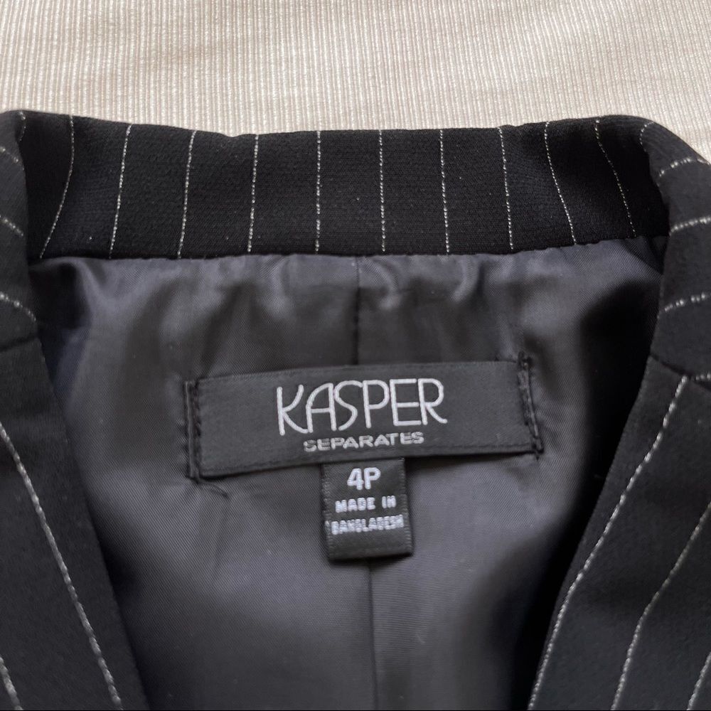 Kasper Womens Petite Jacket Blazer Coat Striped Classic Career Casual Fashion 4P - Picture 2 of 4